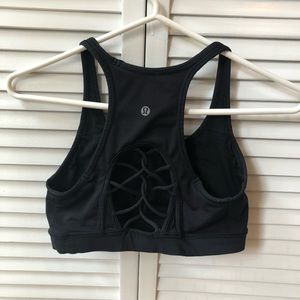 Lululemon size 6 black bra twist back